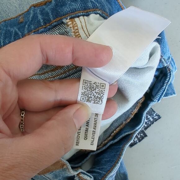 Madewell Womens The High-Rise Slim Boyjean Size 29 Ripped Knee Distressed DM5864 - Picture 6 of 9